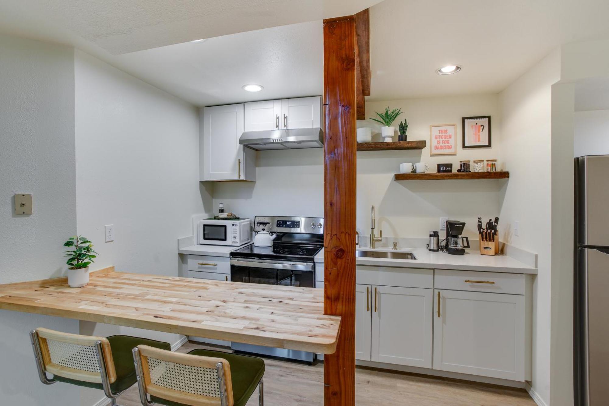 Updated Tacoma Home With Fire Pit! ภายนอก รูปภาพ